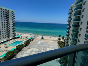 Modern ocean view 1 bedroom direct beach access